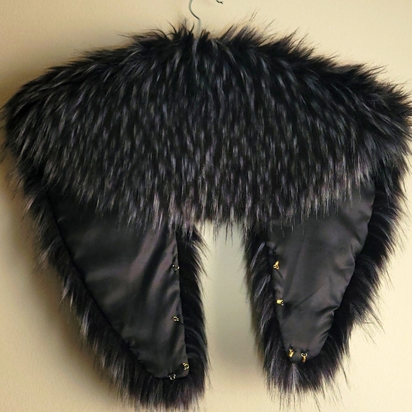 Kaylee Kollection Faux Fur Collar - Picture 2 of 6